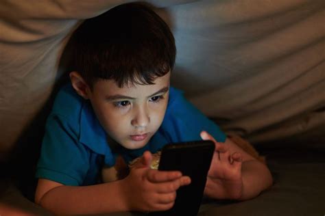 Как Алиса влияет на понимание игрой социальных проблем