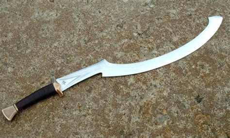 Лучшие виды оружия для ближнего боя