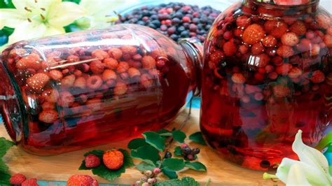 Облепиховый компот с клубникой и малиной