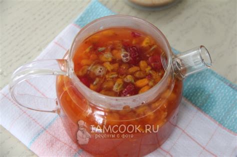 Облепиховый компот с малиной и жимолостью