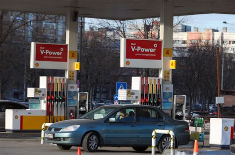 Объем производства бензина на НПЗ Лукойл в Москве