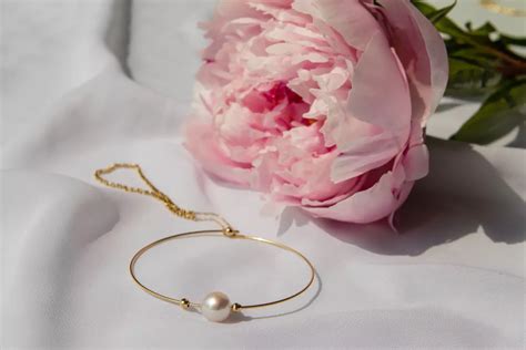 Особенности заботы о жемчужных украшениях для детей