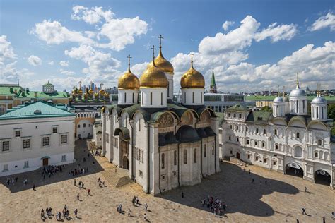 Площадь и расположение