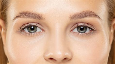 Природная редкость - серые глаза