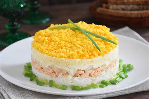 Салат "Мимоза" с картофельным пюре