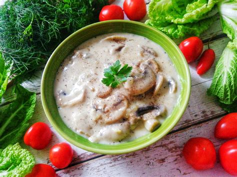 Соус с сыром и грибами