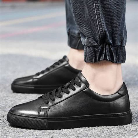 Спортивные кроссовки: активный образ в любое время года