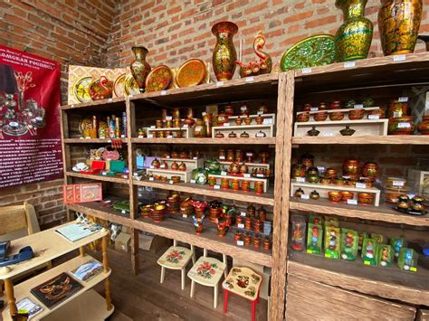 Сувенирный магазин на вокзале: популярные подарки и быстрая окупаемость