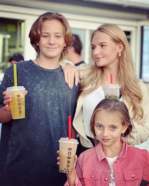 Трудности, с которыми сталкиваются дети Пескова из-за своего гражданства