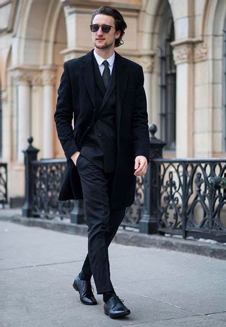 Удачные сочетания обуви с широкими мужскими брюками.