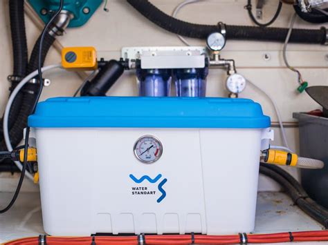 Шаг 3: Установка насоса и системы фильтрации