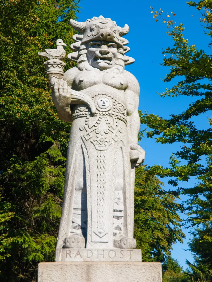 Бог Радегаст. Статуя на горе Радхост в Бескидах, Моравия (Чехия)