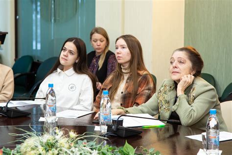 Активность научной и общественной сцене