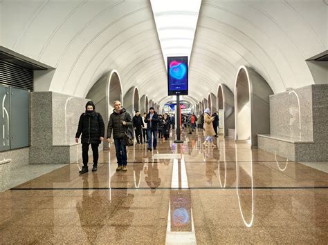 Через пересадку на Кольцевой линии метро