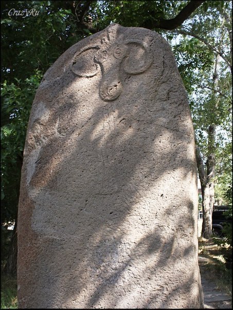 Вишап - армянский дракон — Ехегнадзорский вишап с головой быка-барана